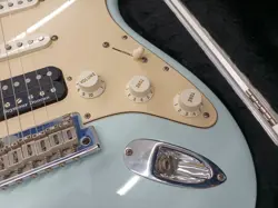 FENDER USA STRATCASTER ELECTRIC GUITAR