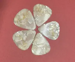 FENDER HEAVY GUITAR PICKS  WHITE MOTO CELLULOID 5 PICKS