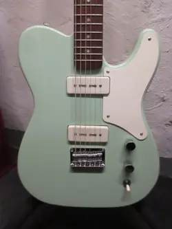 SQUIER PARANORMAL BARITONE CABRONITA TELECASTER - SURF GREEN W/ FENDER BAG
