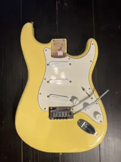 FENDER PLAYER STRATOCASTER STRAT LOADED BODY BUTTERCREAM YELLOW LACE SENSORS