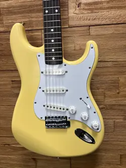 STRATOCASTER '72 REISSUE
