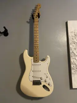 2010 FENDER STANDARD STRATOCASTER, MIM