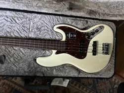 FENDER AMERICAN PROFESSIONAL  II PRECISION BASS GUITAR - OLYMPIC WHITE