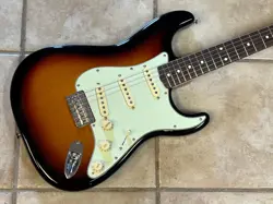 2022 FENDER ROBERT CRAY STRATOCASTER ROSEWOOD SUNBURST NO RESERVE AUCTION