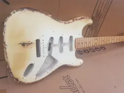 FENDER STRATOCASTER RELIC