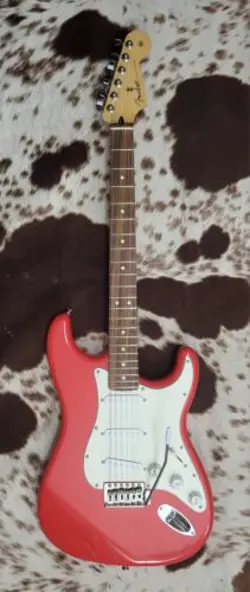 FENDER STRATOCASTER FIESTA RED ALDER GUITAR. MIM MADE IN MEXICO