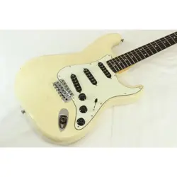 FENDER JAPAN ST72-65 STRATOCASTER WHITE MADE IN JAPAN 1984