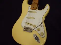 FENDER VINTERA II 70S STRATOCASTER VINTAGE WHITE