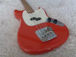 2022 FENDER VINTERA 60'S MUSTANG SHORT SCALE ELECTRIC BASS GUITAR FIESTA RED.