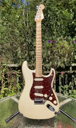 2013 FENDER AMERICAN DELUXE STRATOCASTER AGED OLYMPIC PEARL WITH SCALLOPED NECK