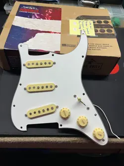 PICKGUARD WITH PURE