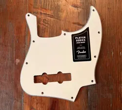 FENDER PLAYER JAZZ BASS PICKGAURD / SCRATCH PLATE 3 PLY