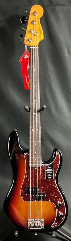 FENDER AMERICAN PROFESSIONAL II PRECISION BASS 4-STRING BASS GUITAR SUNBURST