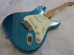 2014 FENDER STANDARD STRATOCASTER SSS MAPLE NECK MEXICO GUITAR LAKE PLACID BLUE