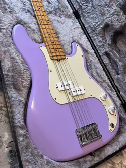 FENDER AMERICAN PROFESSIONAL PB (REFINISHED)