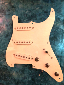 PICKGUARD FENDER CUSTOM