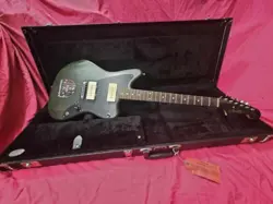 SIGNATURE JAZZMASTER MINT
