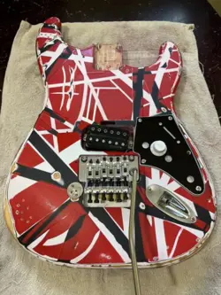FENDER STRAT BODY LOADED EVH STRIPES.