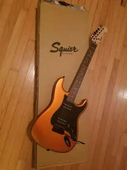 FENDER SQUIER BULLET STRAT HH WITH TREMOLO