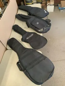 SOFT GUITAR CASES