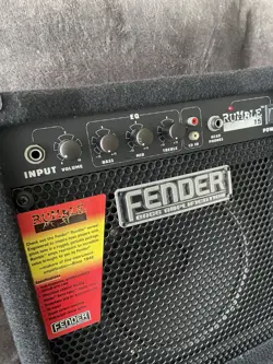 FENDER RUMBLE 15 BASS COMBO AMP