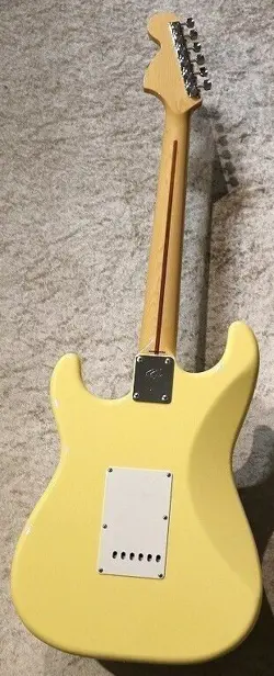 FENDER YNGWIE MALMSTEEN STRATOCASTER VINTAGE WHITE 2016 ELECTRIC GUITAR