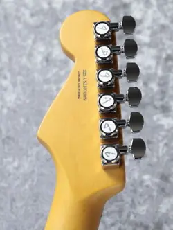 FENDER AMERICAN ULTRA STRATOCASTER RW / ARCTIC PEARL