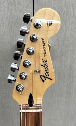 FENDER MEXICO STRATOCASTER  ELECTRIC GUITAR EXCELLENT CONDITION