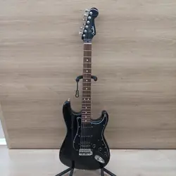 FENDER JAPAN STRATOCASTER SSH MH  ELECTRIC GUITAR EXCELLENT CONDITION