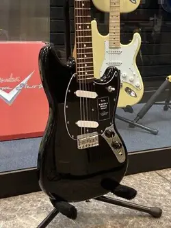 FENDER PLAYER II MUSTANG ROSEWOOD FINGERBOARD   BLACK