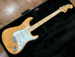 1975 FENDER STRATOCASTER: