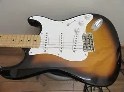 FENDER 60TH ANNIVERSARY AMERICAN VINTAGE 1954 STRATOCASTER USED W/HARD CASE