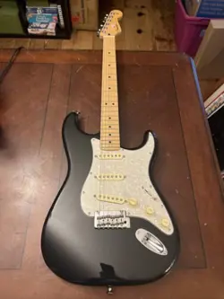 FENDER MEXICAN STRATOCASTER BLACK ELECTRIC GUITAR P33