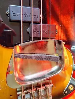 FENDER USA PRECISION BASS