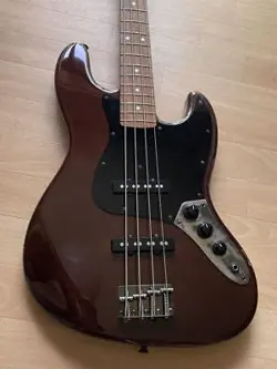 FENDER MADE IN JAPAN JAZZ BASS WALNUT