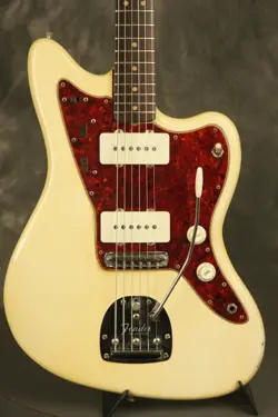 JAZZMASTER WHITE W/MATCHING