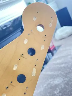 FENDER LICENSED PRECISION