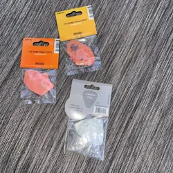STANDARD GUITAR PICKS