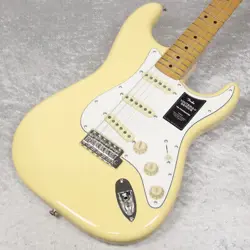 NEW FENDER / VINTERA II 70S STRATOCASTER MAPLE FINGERBOARD VINTAGE WHITE 3.62KG
