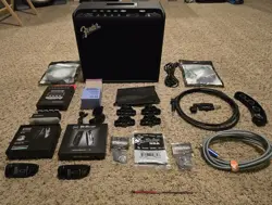 FENDER MUSTANG LT25 GUITAR AMP BLACK, & LOTS OF GUITAR ACCESSORIES!