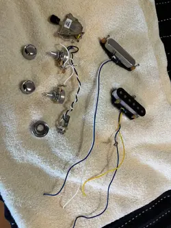 2000 FENDER CLASSIC '50S TELECASTER PICKUPS & WIRING HARNESS