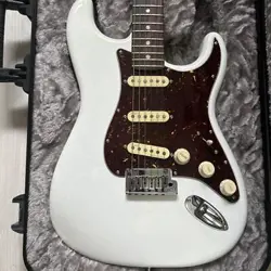 [ NEAR MINT ] FENDER AMERICAN ULTRA STRATOCASTER ARCTIC PEARL ELECTRIC GUITAR