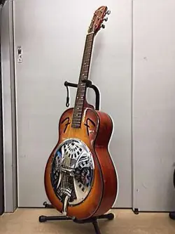 FENDER FR-50 ACOUSTIC GUITAR