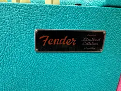 FENDER BLUES JUNIOR LIMITED EDITION BLUE PINK GUITAR TUBE AMPLIFIER AMP LA VICE