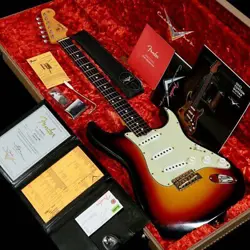 FENDER CUSTOM SHOP 1960 STRATOCASTER JOURNEYMAN RELIC 3-COLOR SUNBURST (2022)