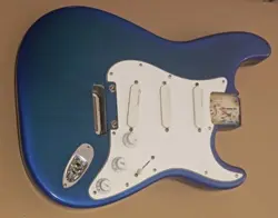 DELUXE PLUS STRATOCASTER