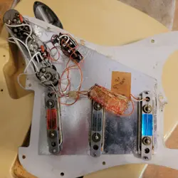 SHOP STRATOCASTER STRAT