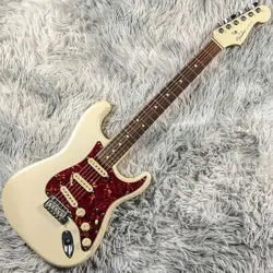 FENDER AMERICAN SHOWCASE STRATOCASTER ROSEWOOD OLP      6 18