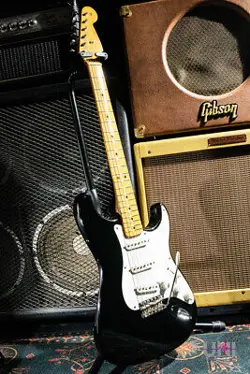 FENDER U.S VINTAGE  57 STRATOCASTER   1995