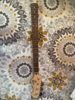 FENDER SQUIER PRECISION P BASS NECK   TUNERS GUITAR PARTS EUC